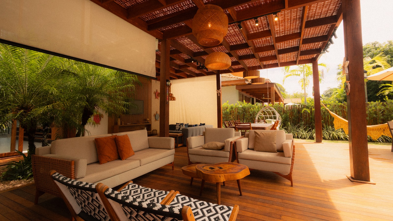 Водонепроницаемые чехлы для садовой мебели: как выбрать и правильно использовать