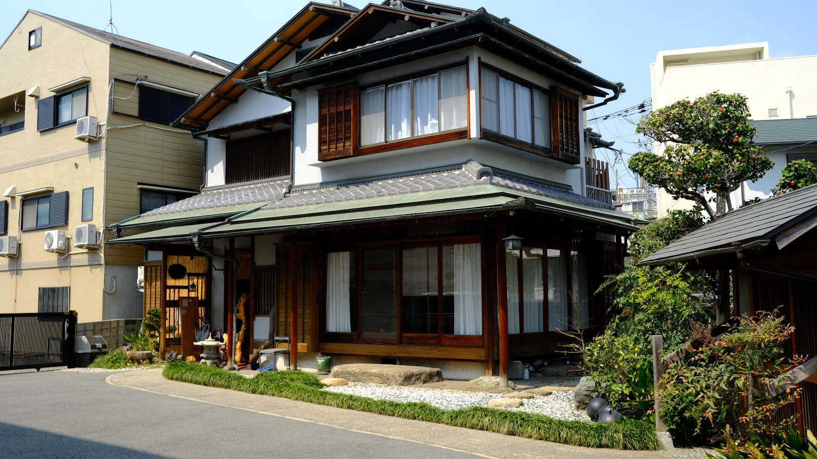 Японский сад и открытая веранда: принципы соседства